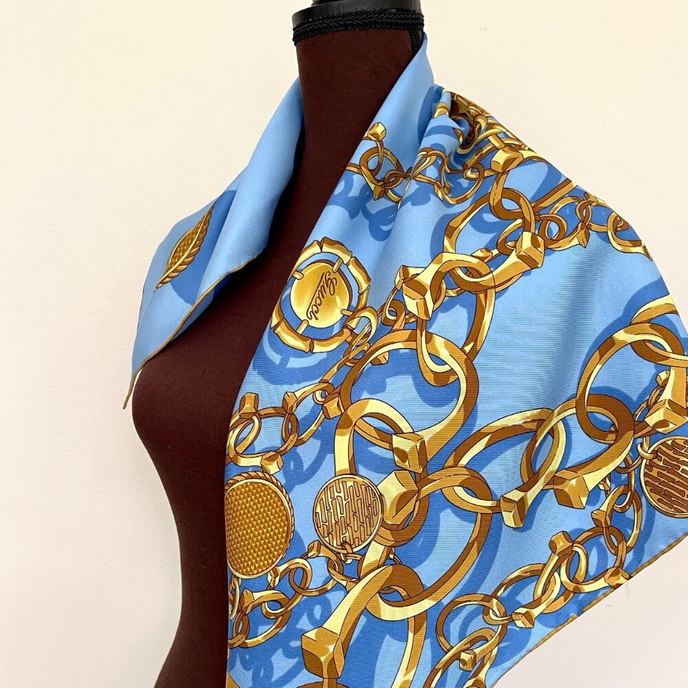 Gucci Logo Chains Blue Gold Silk Twill Scarf - Picture 5 of 11